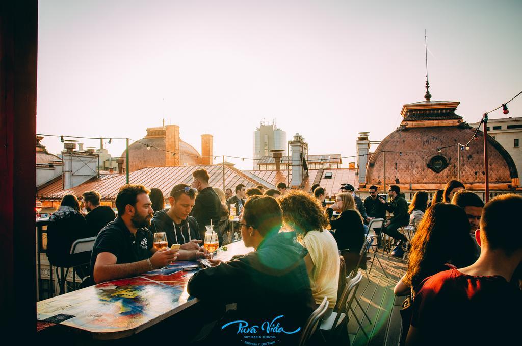 Pura Vida Sky Bar & Hostel Bucarest Exterior foto